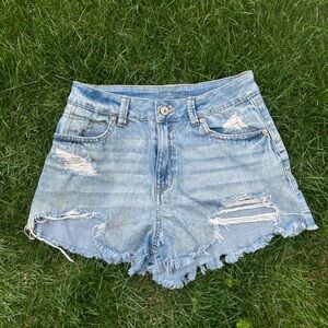 Light Wash Distressed Denim Jean Women’s Shorts